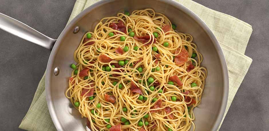 Thin Spaghetti with Prosciutto, Pecorino and Peas