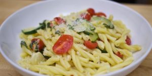 zucchini tomato pasta