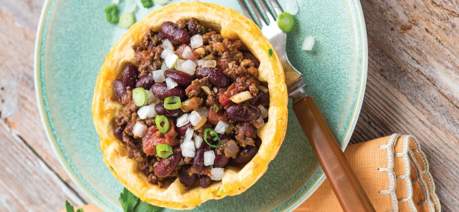Red Bean Chili with Jalapeño-Cheddar Waffle Bowls