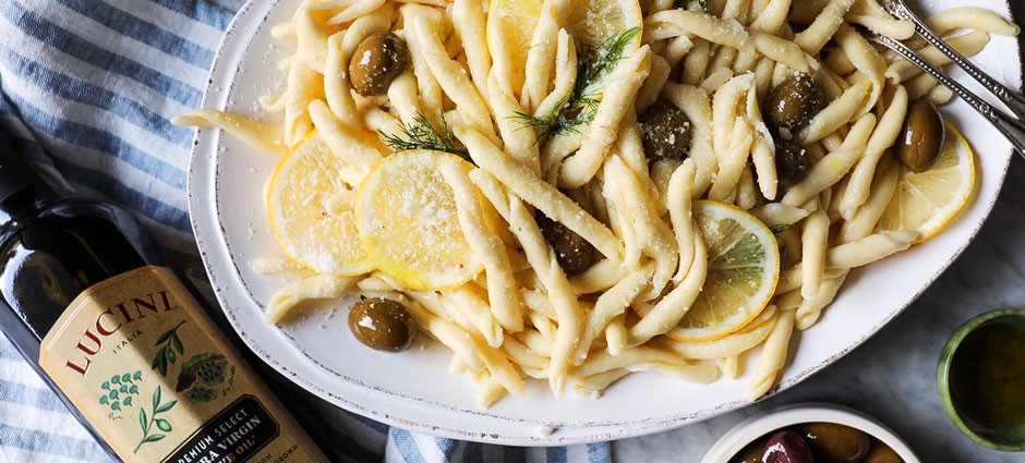 Lemony Herby Pasta With Olives