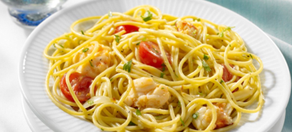 Thick Spaghetti with Lobster, Cherry Tomatoes & White Wine