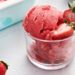 No Churn Strawberry Frozen Yogurt