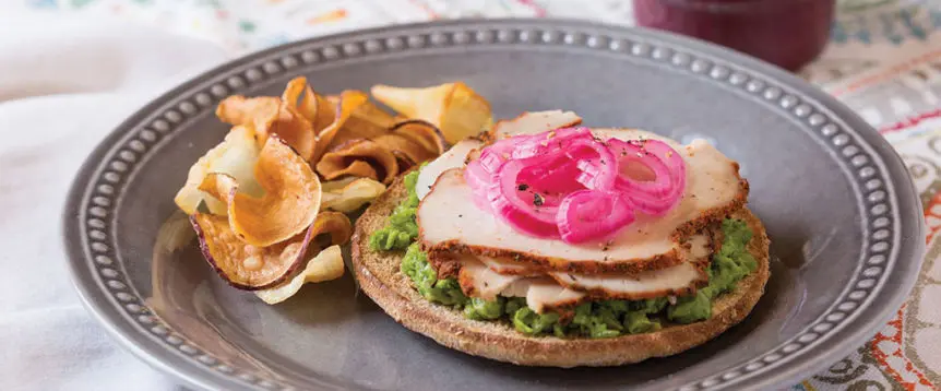 Turkey, Peas and Pesto Sandwich Thins Toast