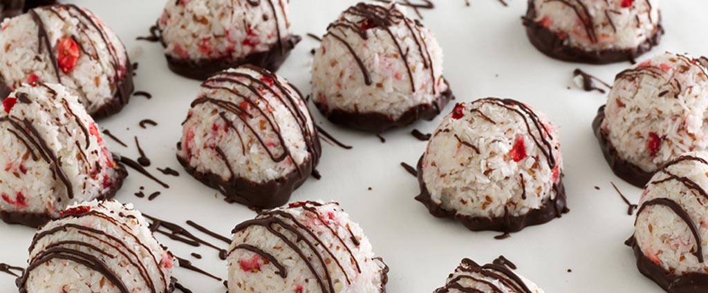 Chocolate Dipped Strawberry Macaroons